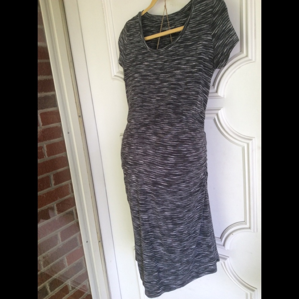 Liz Lange Maternity dress Size S